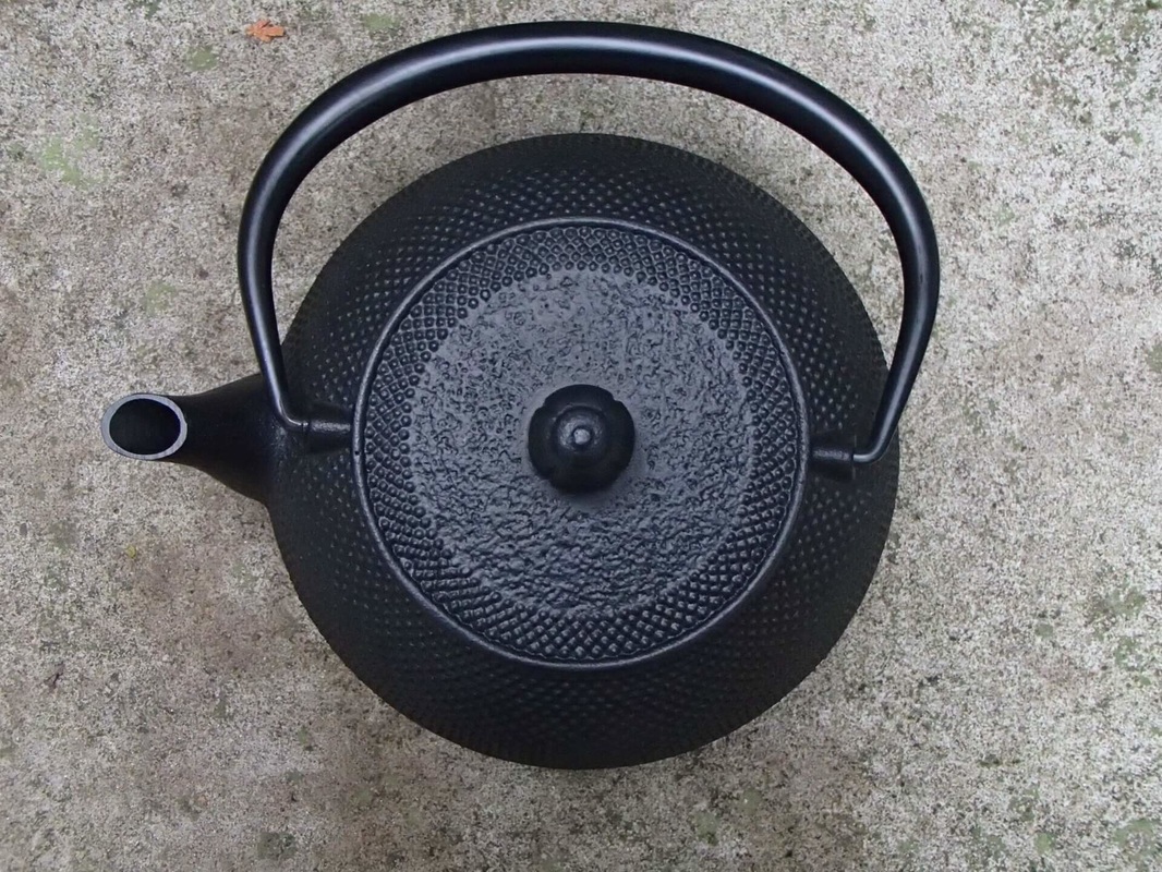 Japanese Tetsubin Cast Iron Teapot, Black Hobnail